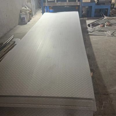 AISI201 AISI304 AISI316L AISI2205 Stainless Checkered Plate Thickness 0.5 - 8.0mm