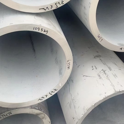 Low Carbon 304L Stainless Steel Seamless Pipe / Welded Pipe Bright Annealing and Pcikling Finishing