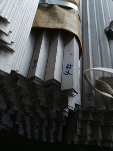 Hot Rolled Stainless Steel Angle Bar 304 with Corrosion Resistance and High Temperature Durability