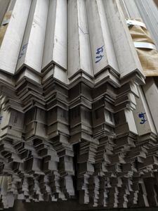 Hot Rolled 304 316L Stainless Steel Angle Bar in 30*30-100*100 Sizes for Structural Applications