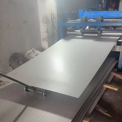 4ft*8ft  5ft*20ft Hot Rolled Cold Rolled SS304 Checkered Plate For Anti Slip Floor