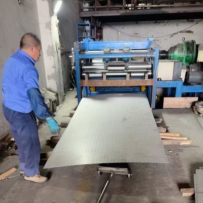 4ft*8ft  5ft*20ft Hot Rolled Cold Rolled SS304 Checkered Plate For Anti Slip Floor