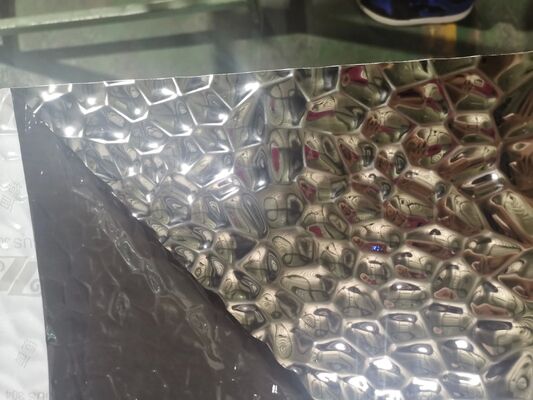 304 Stainless Steel Cold Rolled Polished Surface Embossed Checkered Plate for Press Stamping