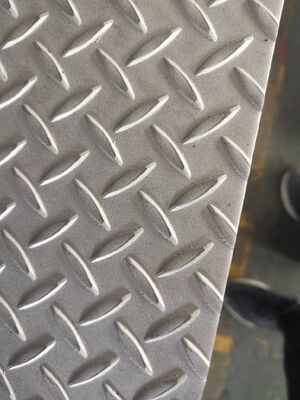 304 Stainless Steel Checkered Plate Hot Rolled Anti-Slip Press Stamping Patterned Sheet