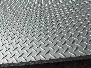 SS304 Stainless Steel Checkered Plate Cold Rolled with Polished Surface for Anti-Slip Flooring