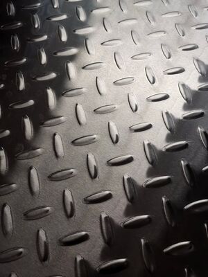 SUS304 Hot Rolled Stainless Steel Checker Plate Anti-Slip Chequered Plate for Industrial Flooring