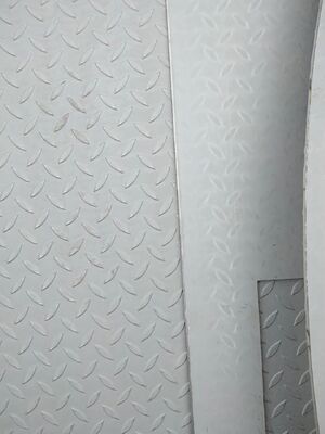 304 Hot Rolled Stainless Steel Sheet with Polished Surface and Checkered Embossed Plate