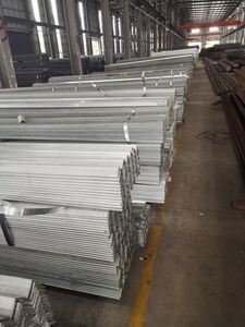 Hot Rolled ASTM A572 Gr.50 Steel Angle Bar 30x30-200x200mm Equal Angle Iron for Structural Use
